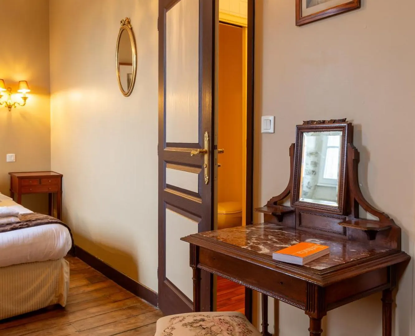 Chateau Hotel Du Colombier Saint-Malo 4*,